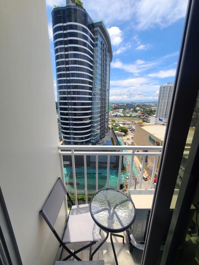 Inspiria Condo Free Airport Pickup For 3 Nights Stay Or More Davao City Buitenkant foto